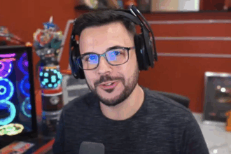 Cicciogamer89 al centro della polemica sull'hamburgeria contro Franchino Er Criminale e Giulia Crossbow